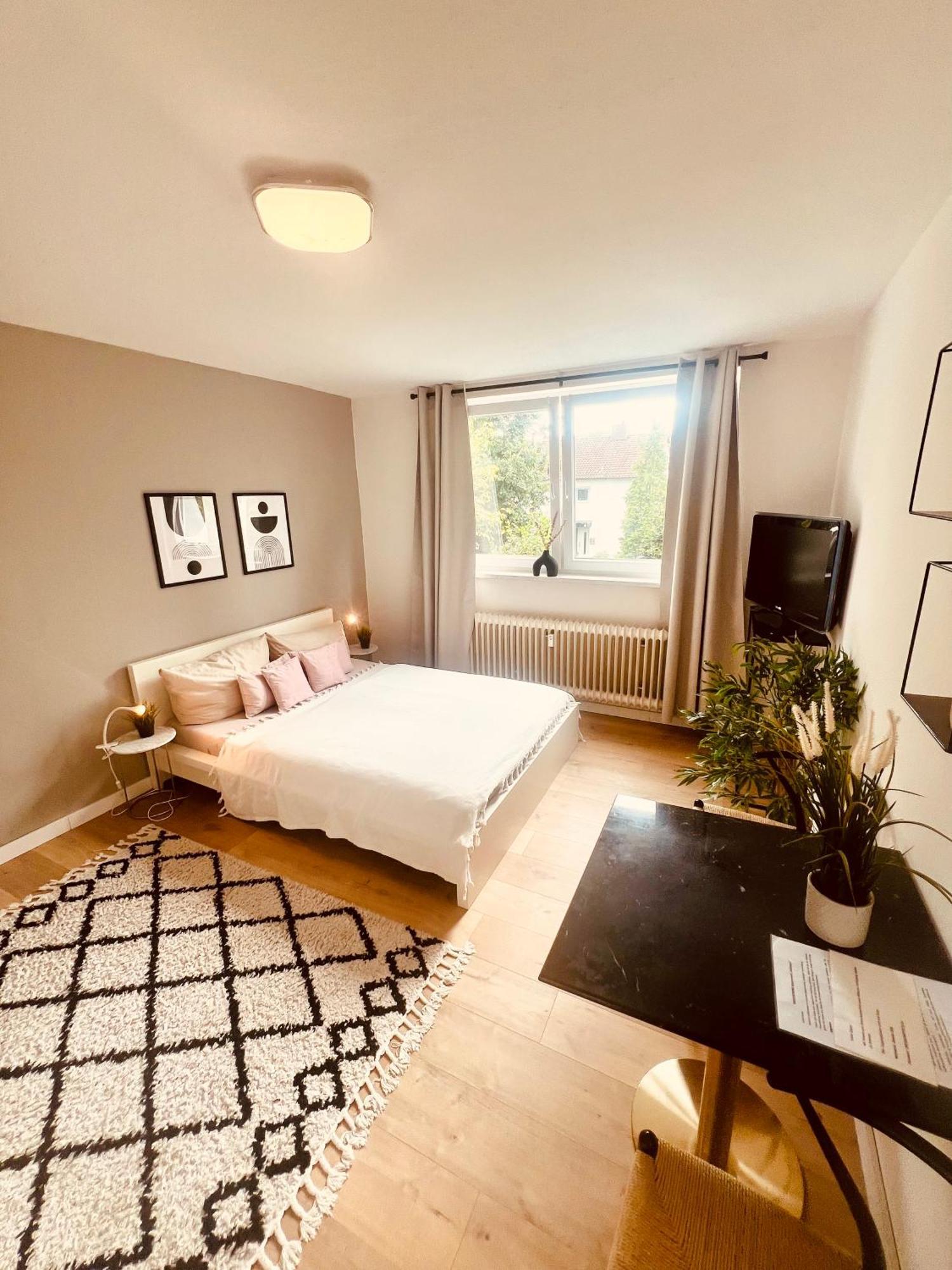 Ferienwohnung An Der Uniklinik Mit Eigener Kueche Und Renoviertem Badezimmer Hombourg Extérieur photo
